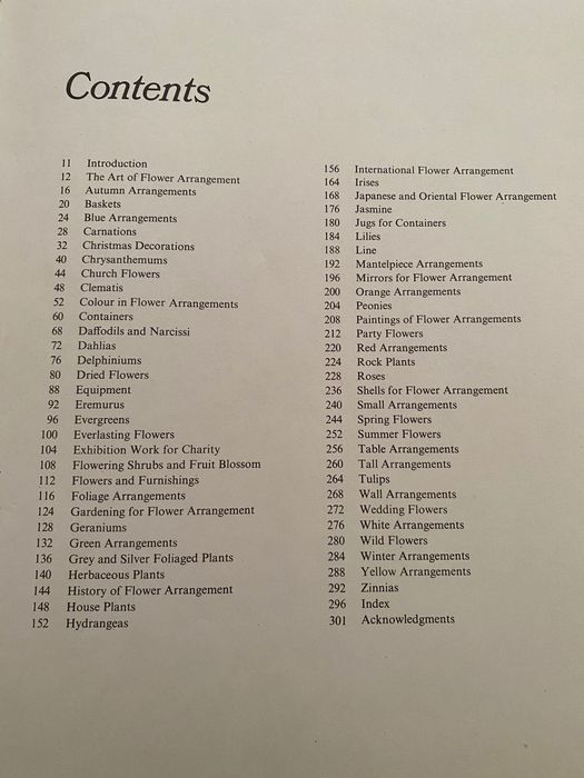 “Flower Arranging in Colour” de Betty Massingham