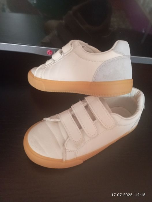 Дитяче взуття...