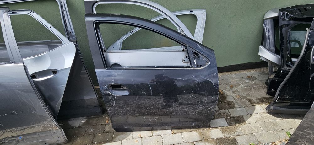 Porta frente direita Dacia Sandero II de 2012 a 2016
