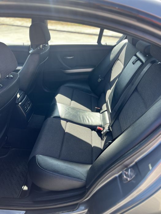 BMW E90 318d pack M