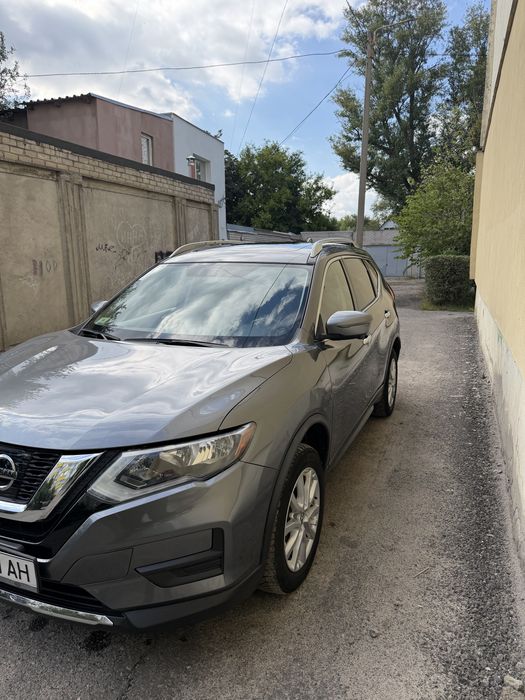 Продам надійний кросовер Nissan Rogue у відмінному стані! Вкладень не потрубує, комплектація відмінна для SV AWD