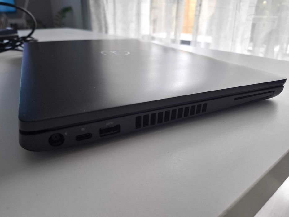 DELL LATITUDE 5500, I5 8265U, 16GB RAM DDR4,LTE, WIN11, Stan Idealny