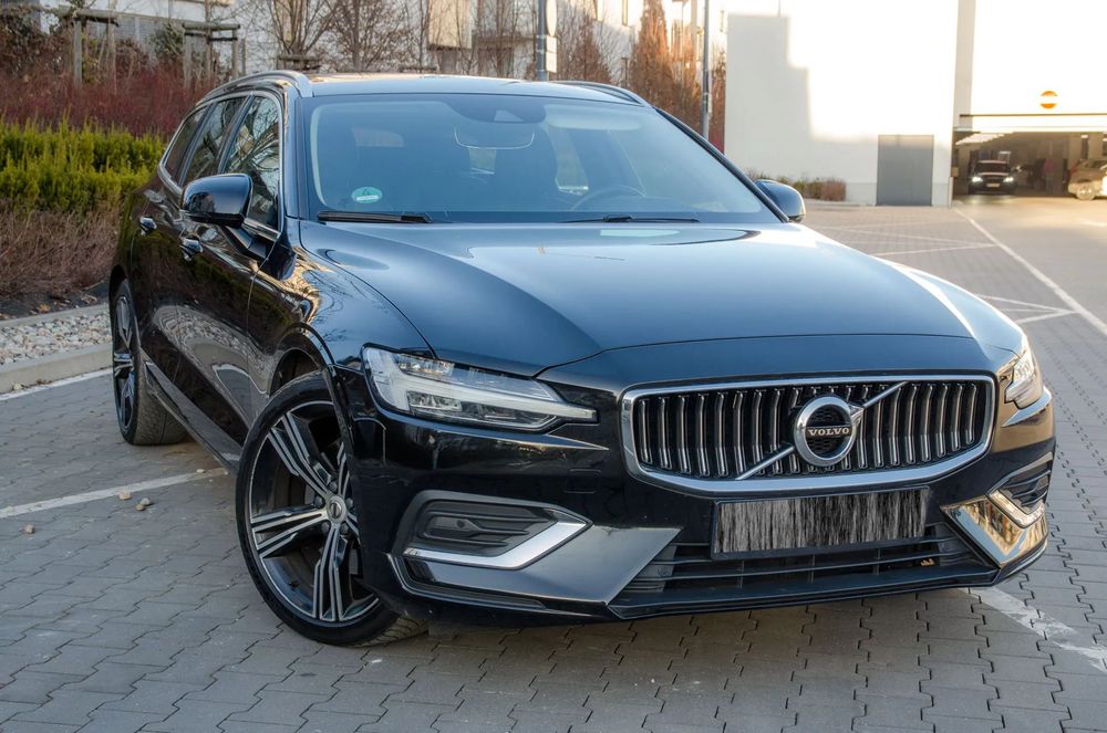 Volvo V60 T4 INSCRIPTION Panorama Kamera Komforty
