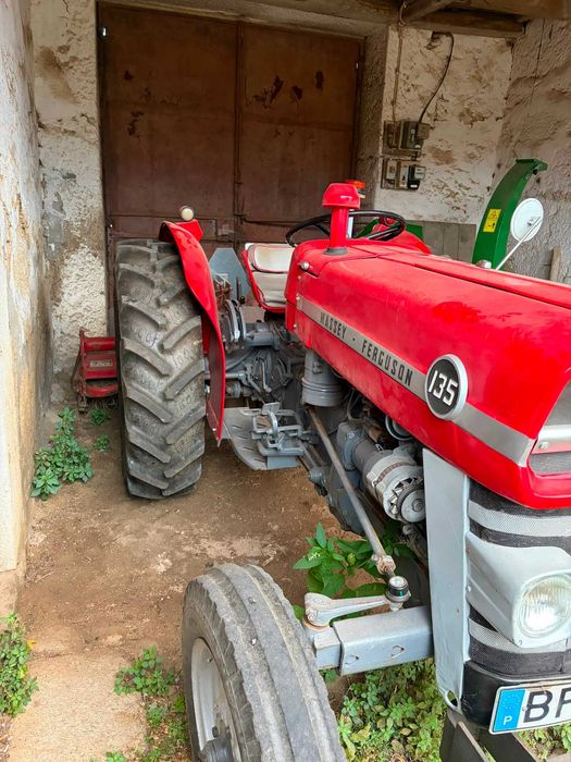 Trator Massey Ferguson 135