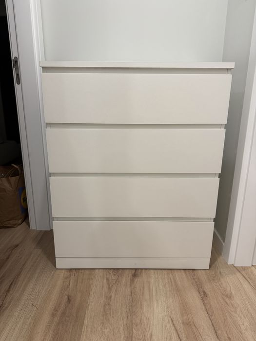 Comoda 4 gavetas IKA