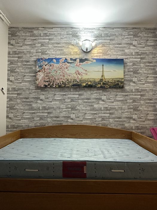 Painel com Pintura em acrílico sobre gravura impressa