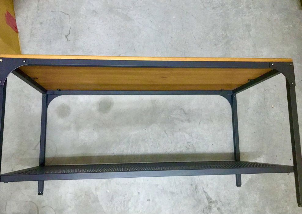 Mesa de Televisor Ikea Madeira e Metal [M.Boas Condiçoês]