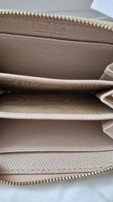 Portfel Furla. Kolor balerin