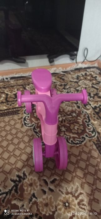 Дитячій беговел до 3 років