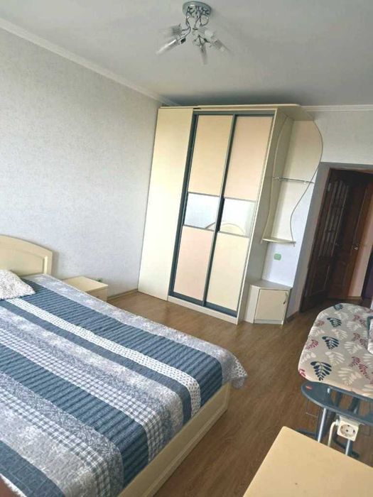 Терміново простора 2-кімнатну квартиру 81,5 м² з ремонтом та меблями