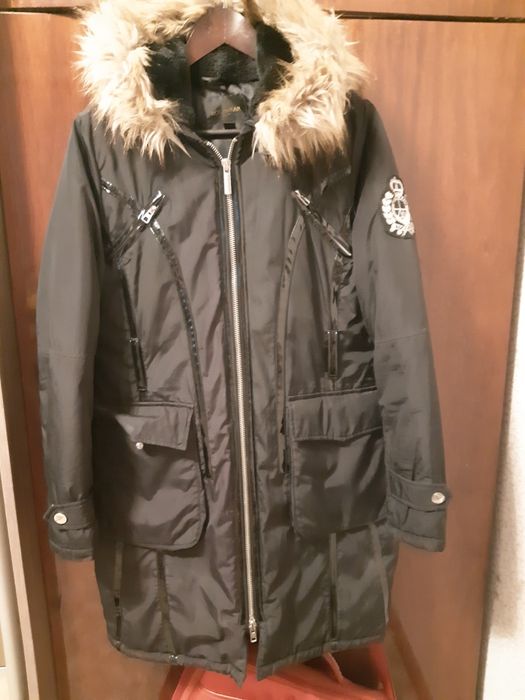 Жіноча куртка, пуховик