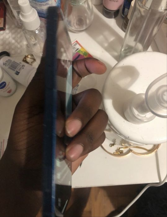 Iphone 12 azul em bom estado