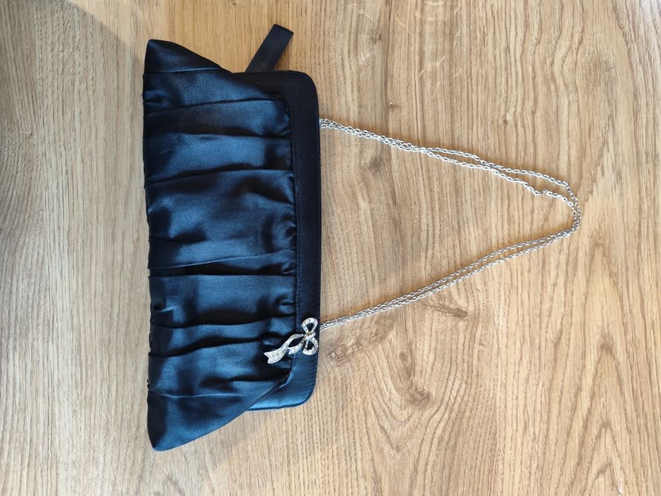 Torebka Czarna elegancka łańcuszek