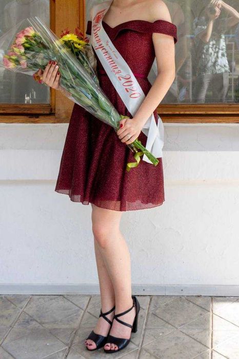 Випускна сукня з корсетом