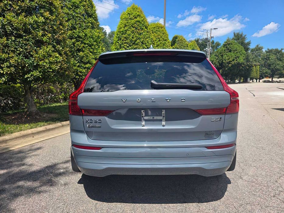 Volvo XC60 B5 Momentum      2022
