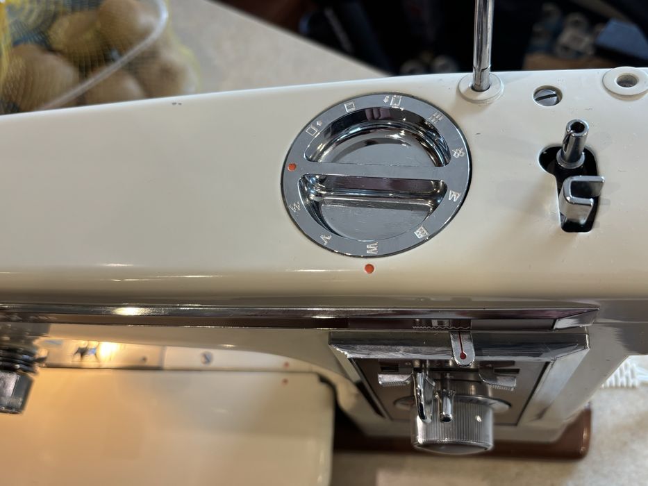 Maszyna do szycia Privileg dużo ściegów owerlokowe