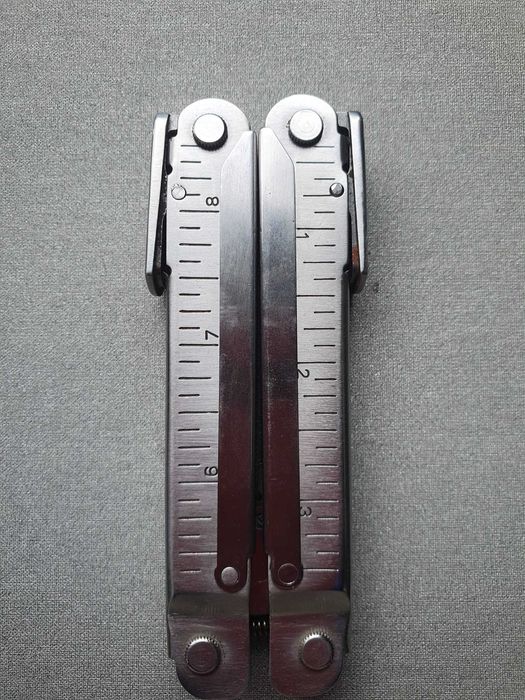 Alicate multifuncional