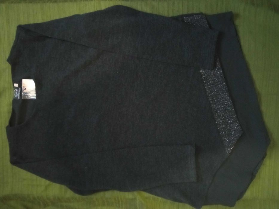 Продаю (сукні, плаття, кофти)