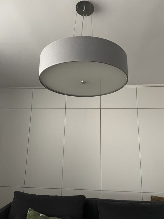 Szara lampa wiszaca okrągła
