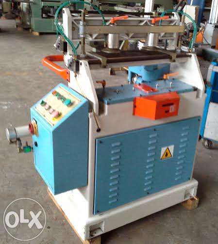 Máquina automática de malhetes  Emalhetadeira OMEC 750