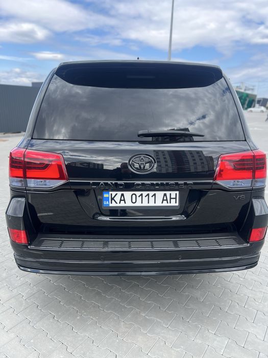 Toyota Land Cruiser 200