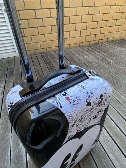 Mala de cabine rígida Mickey Mouse, Disneyland Paris