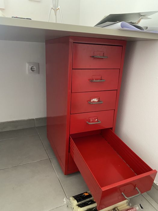 Bloco de gavetas ikea com rudizios