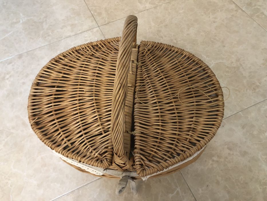 Продам плетёную корзинку