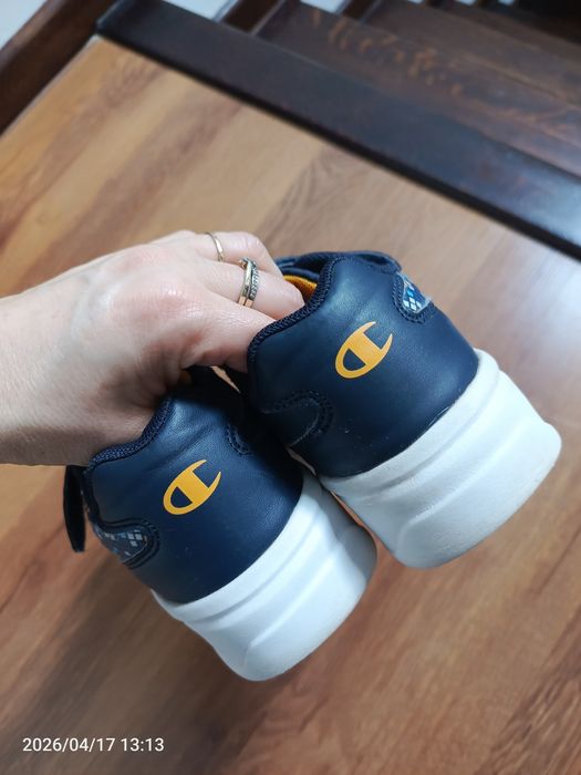 Adidasy snakersy chłopięce Championa 32