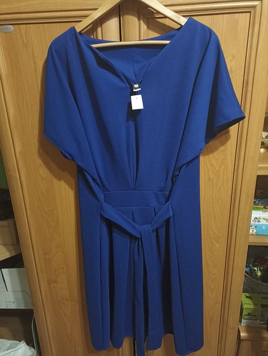 Sukienka biurowa niebieską r. 52