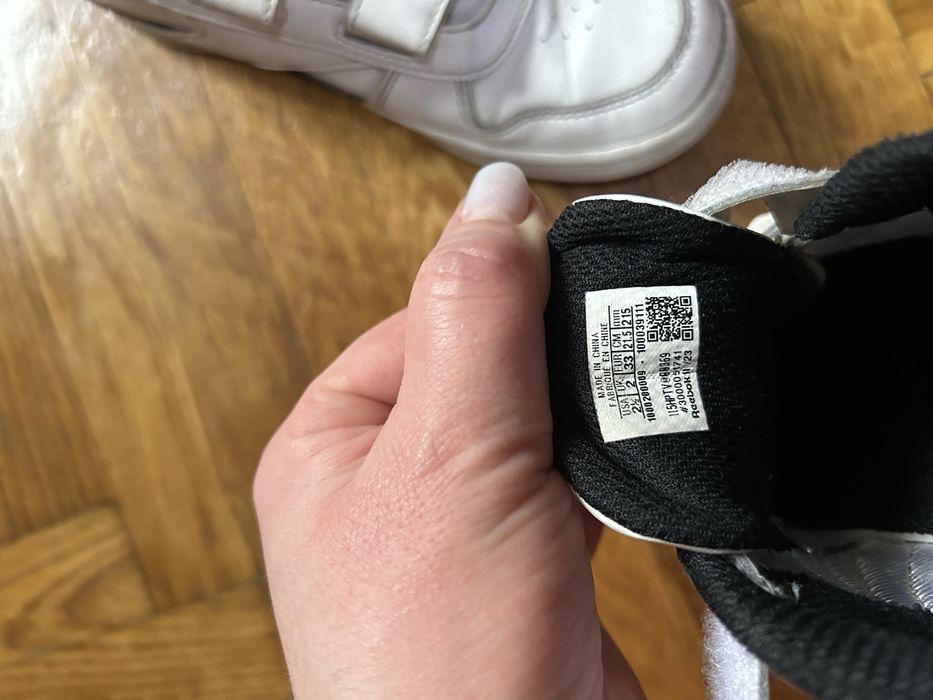 Reebok кросівки для хлопчика 33 розмір