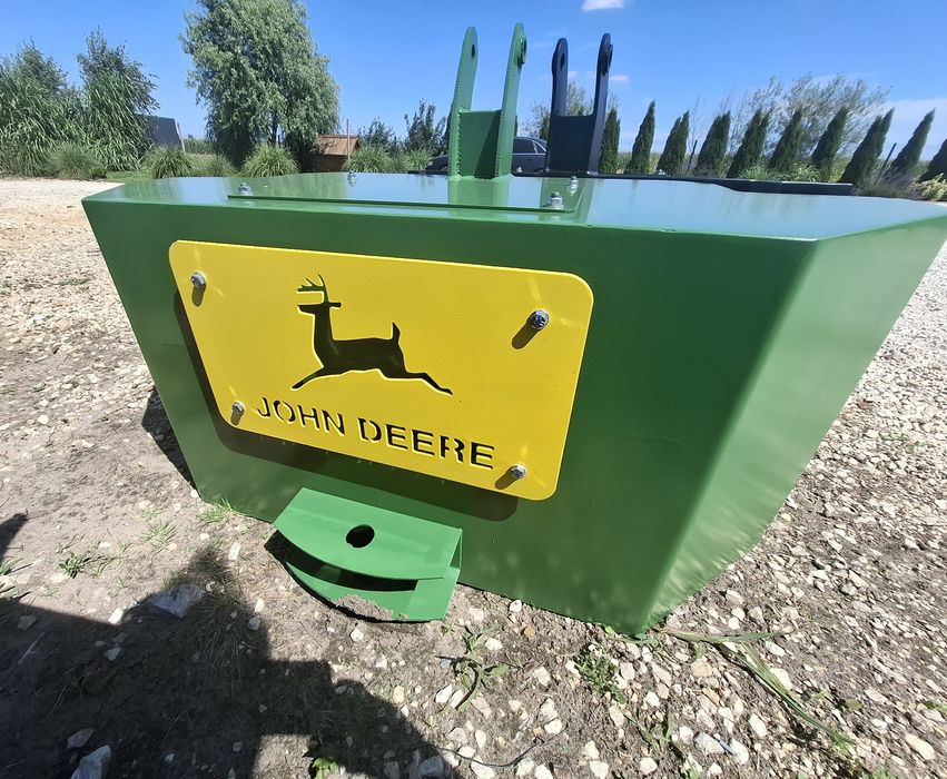 Obciążnik do ciągnika mocowanie TUZ Balast z logo ciągnika