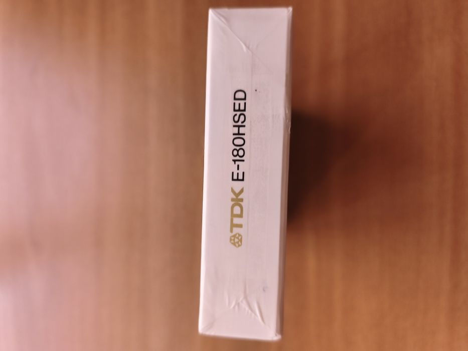 Нова відеокасета TDK HS  E-180