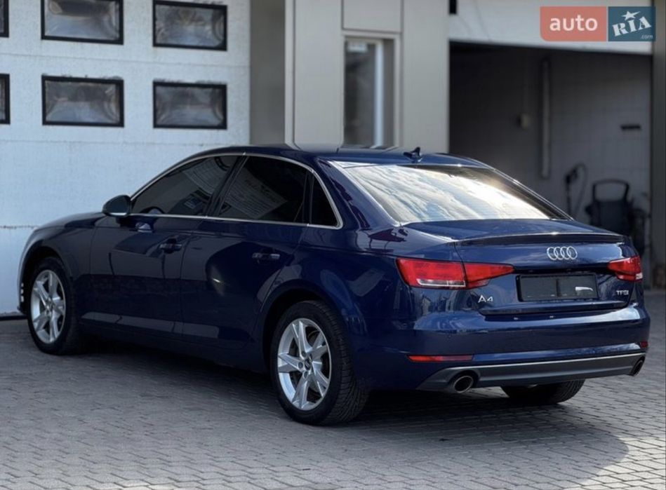Audi A4 B9 2.0 tfsi 2016 рік