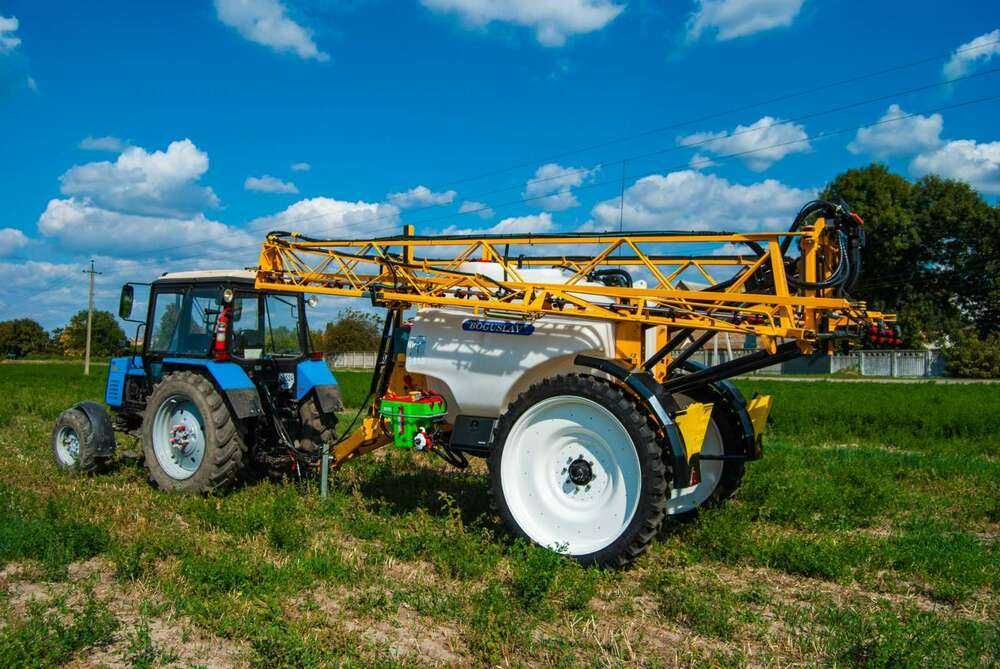 Опрыскиватель прицепной Богуслав ОПК 3200 24 Титан New ARAG Bravo 400