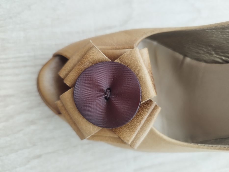 Sapatos em pele, tamanho 37