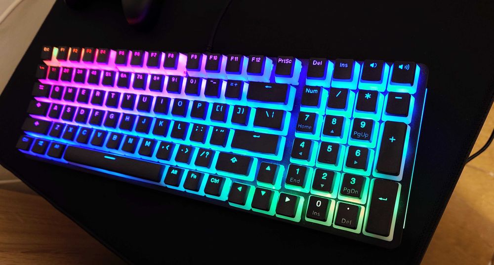Klawiatura Glorious GMMK 2 96% z Aura Keycaps i Gateron G Pro 2.0 Red