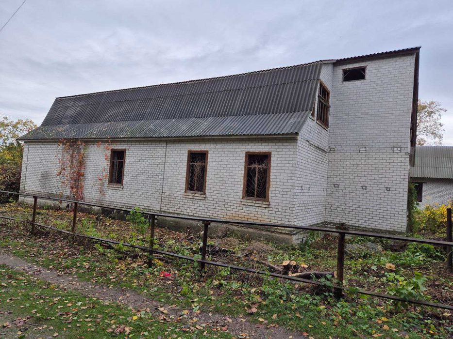 Будинок у селі Мошни