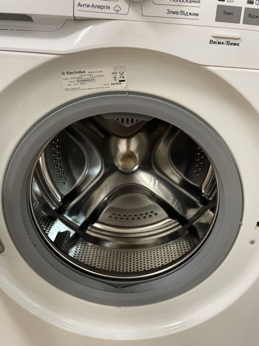 Пральна машина Electrolux PERFECTCARE600 EW6S426BUI