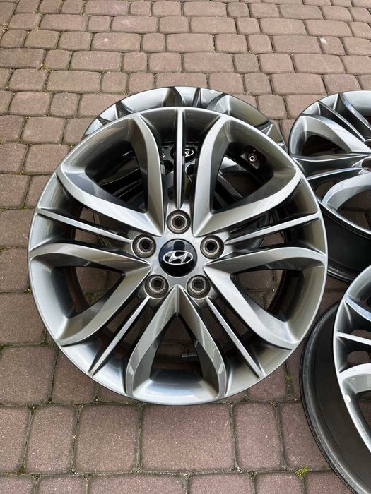 Oryginalne alufelgi Hyundai 5x114,3 17 cali CZUJNIKI Tucson IX35 Antracyt