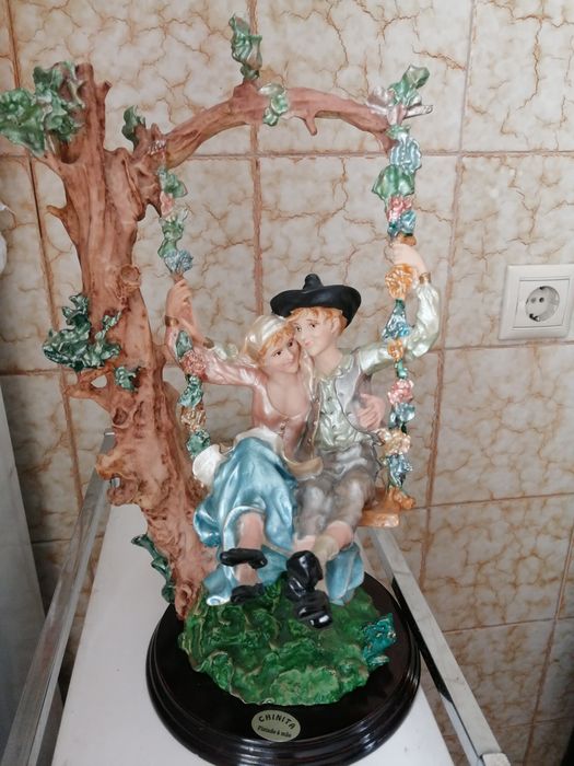 Estatueta em marfinite