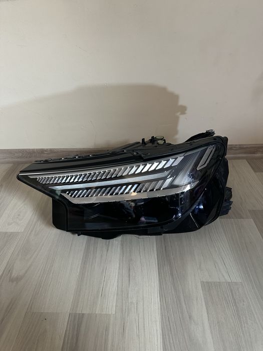 Фара Audi Q4 E-tron