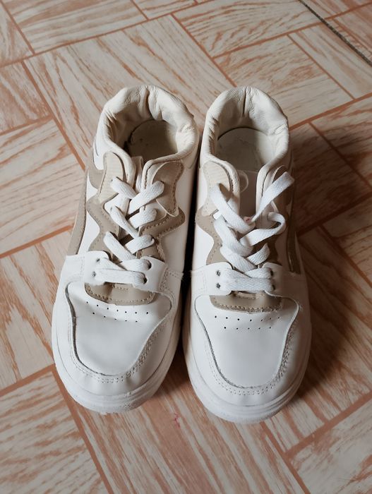 Кросівки для дівчинки