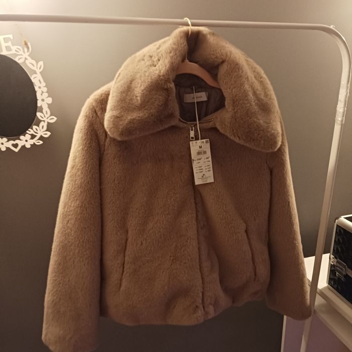 Nowe futerko Reserved z metką