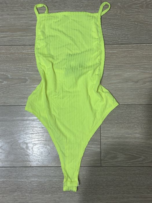 Боді в рубчик з відкритою спинкою