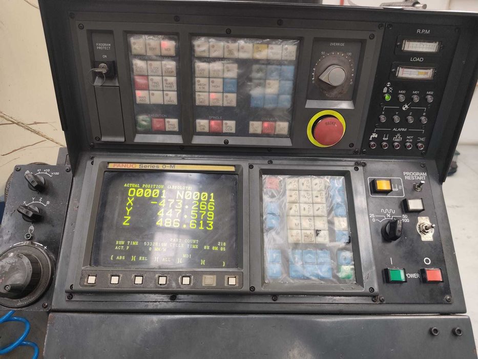 CNC VERTICAL - Centro de maquinação Leadwell 1300