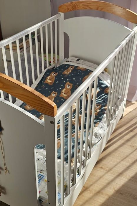 Łóżeczko drewniane dziecięce