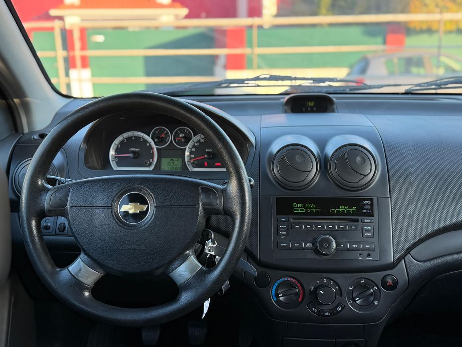 Chevrolet Aveo 1.2 - 130.000km - 2011 - Garantia 18 meses