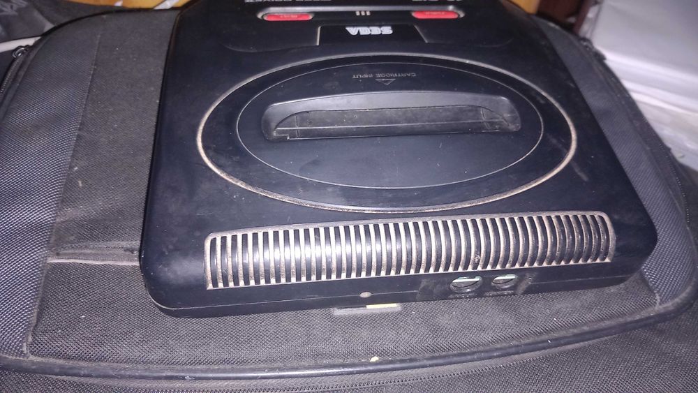 Consola SEGA MEGA DRIVE II 16BIT com 5 Jogos