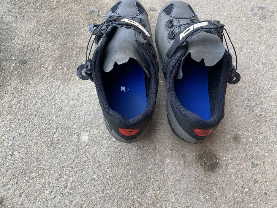 Sapatos de b t t sidi